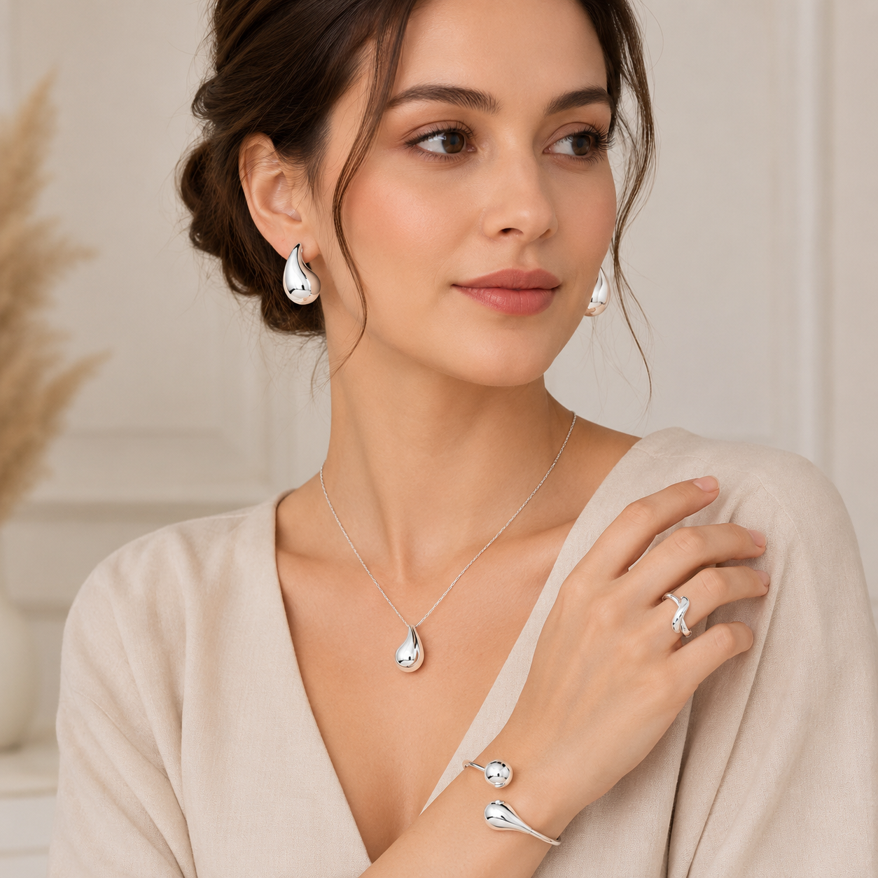 YAMEKER Silver-Tone Droplet Jewellery Set, 4-Piece Lightweight Elegance